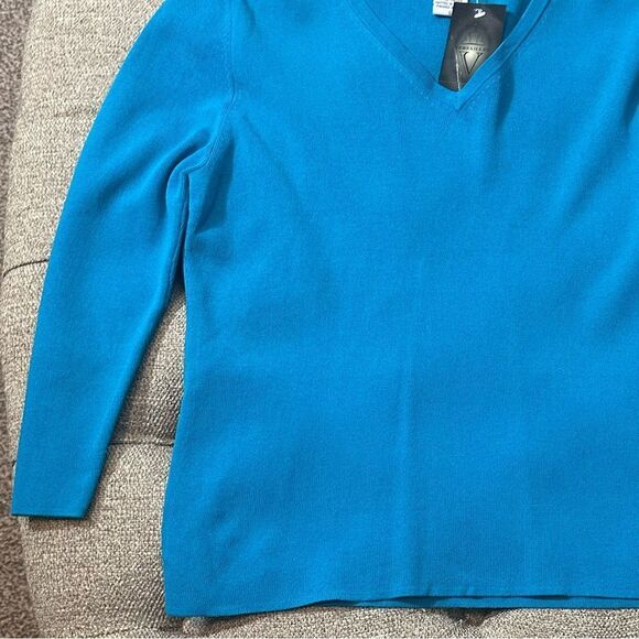 Vintage Lightweight Sweater - Picture 12 of 15